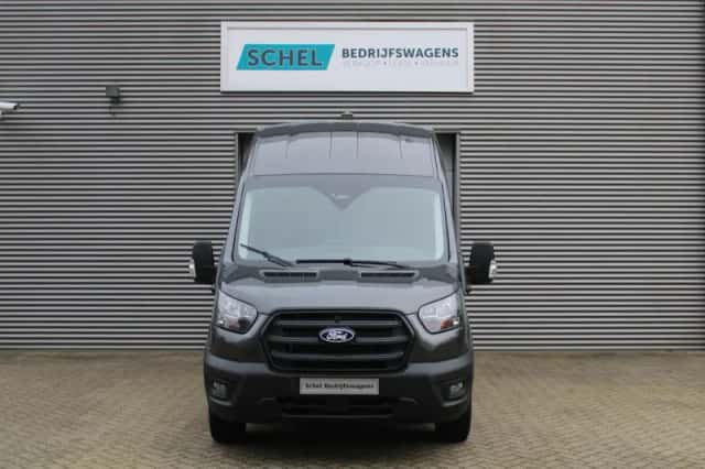 Ford Transit (2023) thumbnail 3