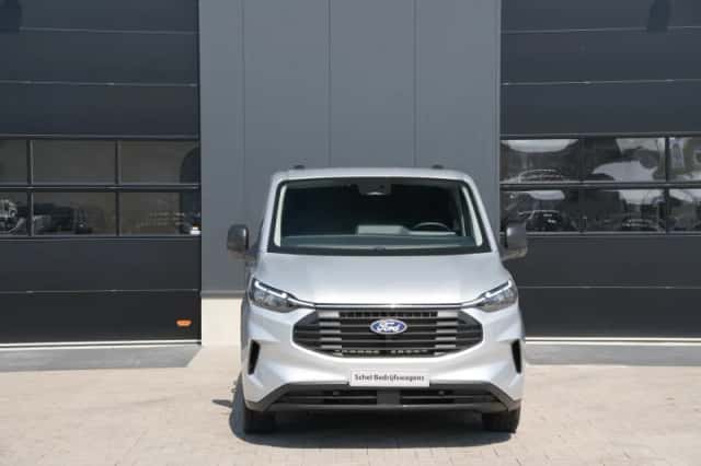 Ford Transit Custom (2023) thumbnail 2
