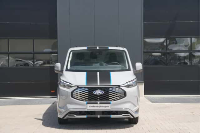 Ford E-Transit Custom (2025) thumbnail 2
