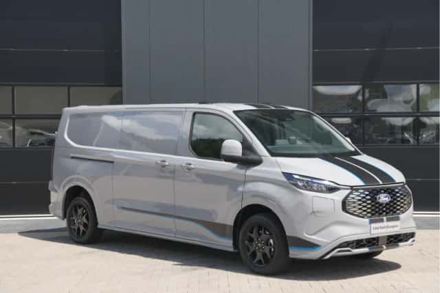 Ford E-Transit Custom (2025) thumbnail 3