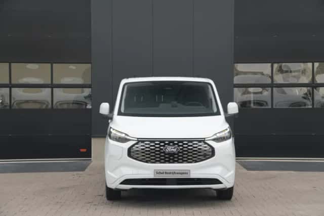 Ford E-Transit Custom (2023) thumbnail 2