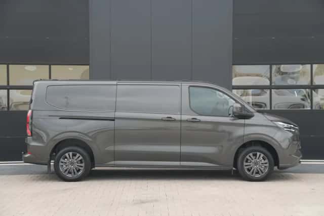 Ford E-Transit Custom (2023) thumbnail 4