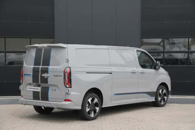 Ford E-Transit Custom (2026) thumbnail 4