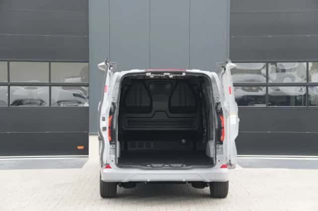 Ford E-Transit Custom (2026) thumbnail 6