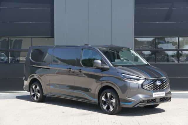 Ford E-Transit Custom (2025) thumbnail 3