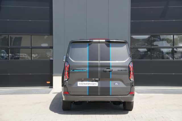 Ford E-Transit Custom (2026) thumbnail 6