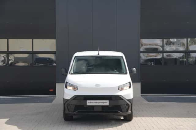 Toyota Proace (2024) thumbnail 2