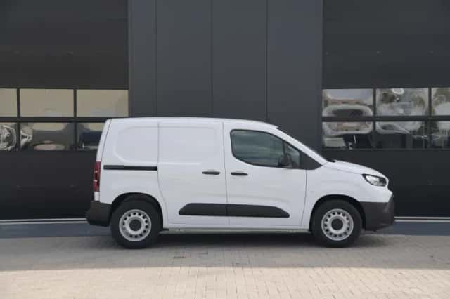 Toyota Proace (2024) thumbnail 4