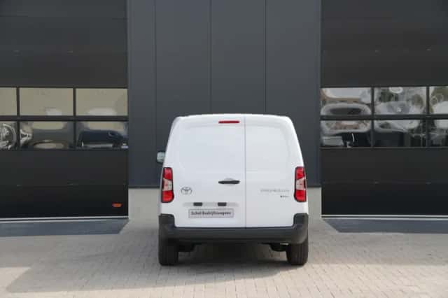 Toyota Proace (2024) thumbnail 6