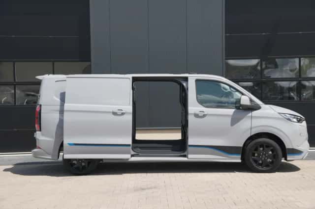 Ford E-Transit Custom (2025) thumbnail 5
