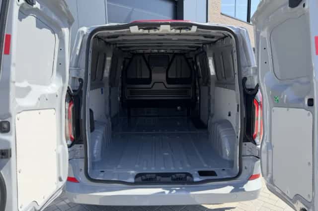 Ford E-Transit Custom (2023) thumbnail 3