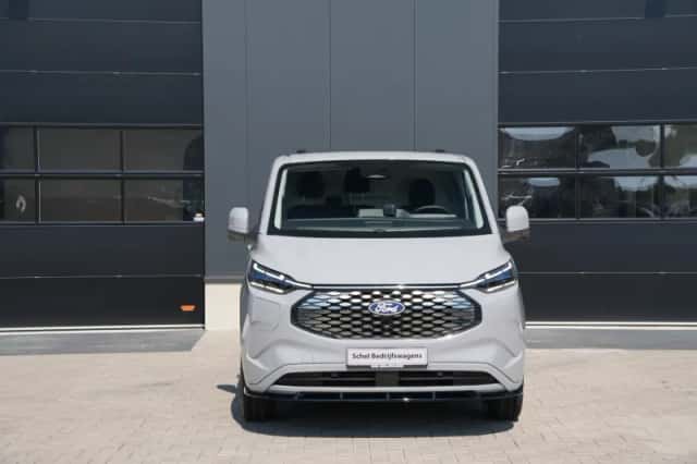 Ford E-Transit Custom (2023) thumbnail 2