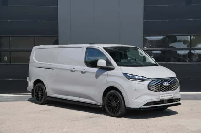 Ford E-Transit Custom (2023) thumbnail 3