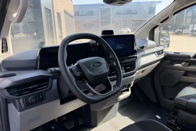 Ford E-Transit (2025) thumbnail 5