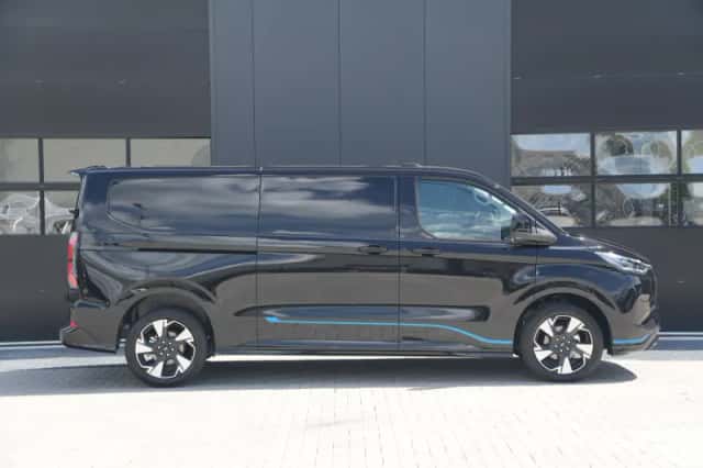 Ford E-Transit Custom (2026) thumbnail 4