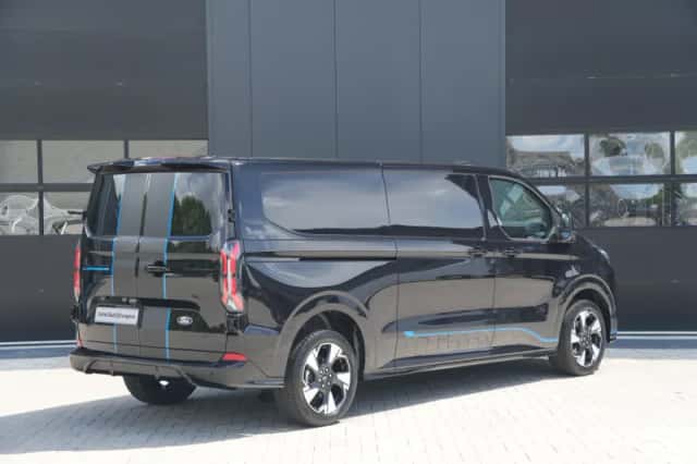 Ford E-Transit Custom (2026) thumbnail 5