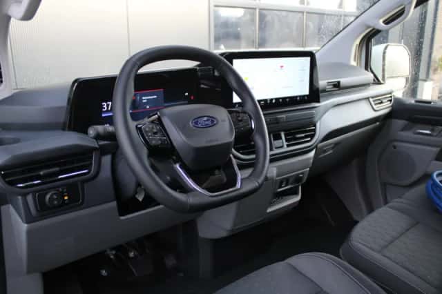 Ford E-Transit Custom (2025) thumbnail 2