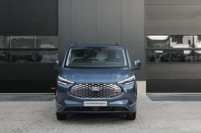 Ford E-Transit Custom (2025) thumbnail 3