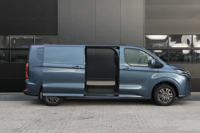 Ford E-Transit Custom (2025) thumbnail 6