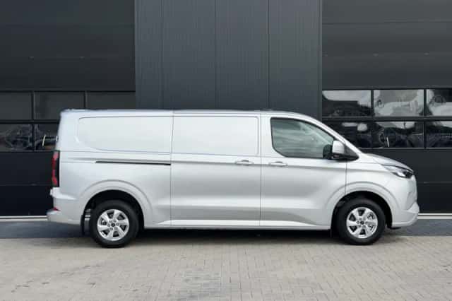 Ford E-Transit (2026) thumbnail 4