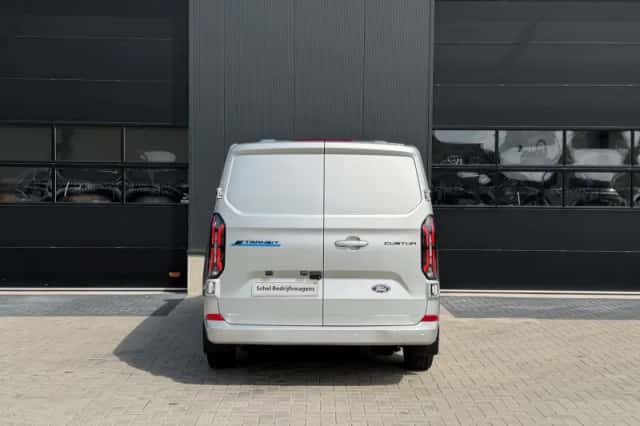 Ford E-Transit (2026) thumbnail 6