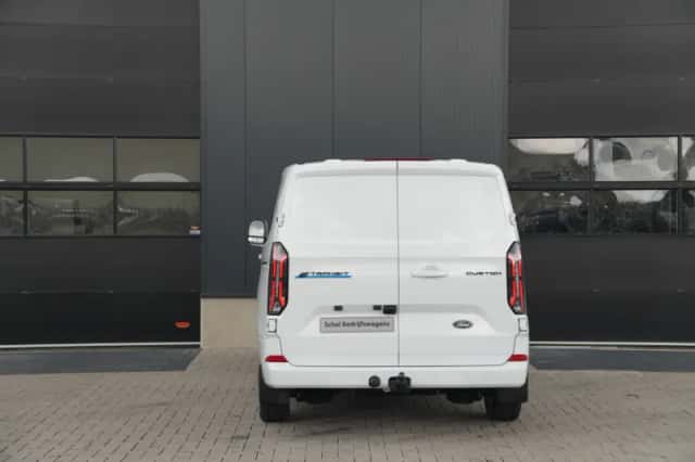 Ford E-Transit Custom (2026) thumbnail 4