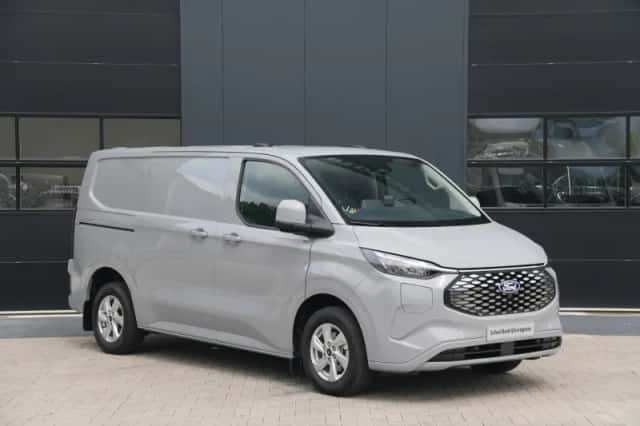 Ford E-Transit Custom (2026) thumbnail 3