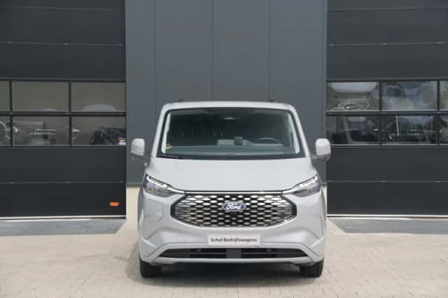 Ford E-Transit Custom (2026) thumbnail 2