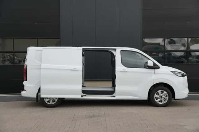 Ford E-Transit Custom (2026) thumbnail 5
