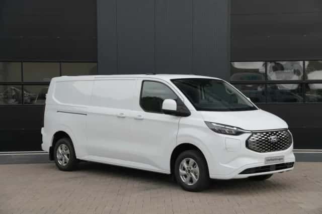Ford E-Transit Custom (2026) thumbnail 3