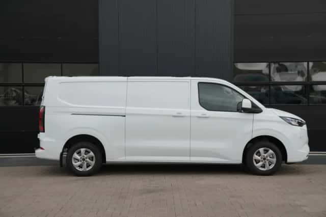 Ford E-Transit Custom (2026) thumbnail 4