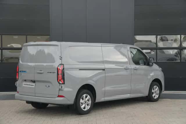 Ford E-Transit Custom (2026) thumbnail 3