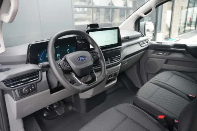 Ford E-Transit Custom (2026) thumbnail 6