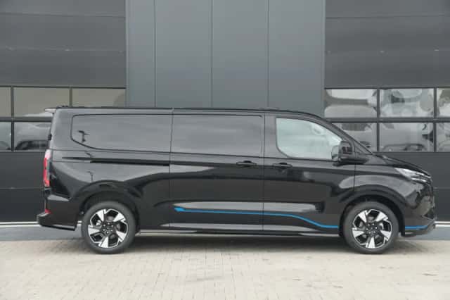 Ford E-Transit Custom (2026) thumbnail 4