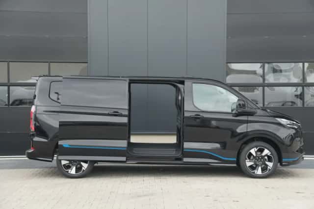 Ford E-Transit Custom (2026) thumbnail 5