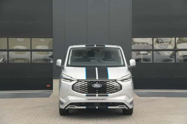 Ford E-Transit Custom (2026) thumbnail 2