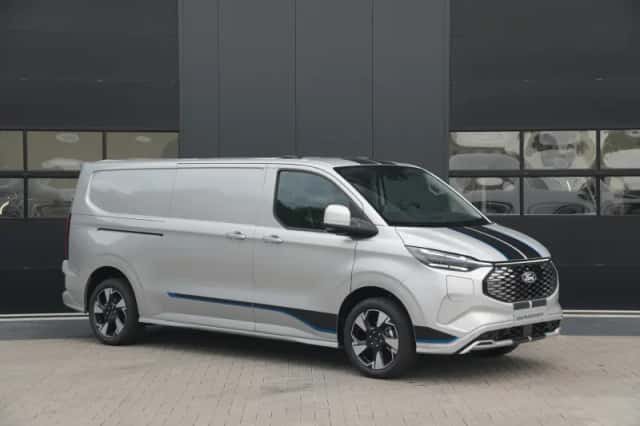 Ford E-Transit Custom (2026) thumbnail 3