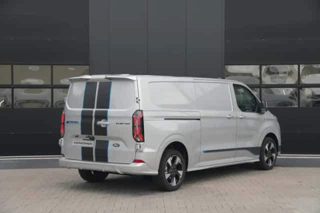 Ford E-Transit Custom (2026) thumbnail 6