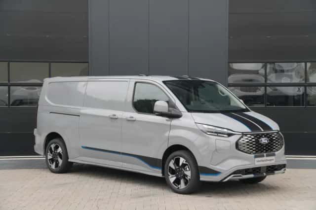 Ford E-Transit Custom (2026) thumbnail 3