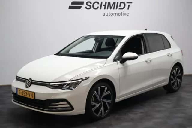 Volkswagen Golf (2022) thumbnail 1