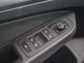 Volkswagen Golf thumbnail 12