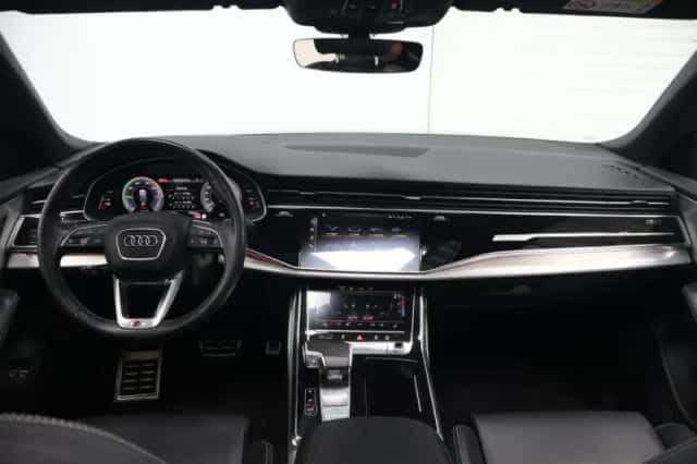 Audi Q8 (2021) thumbnail 2