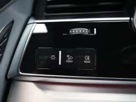 Audi Q8 thumbnail 11
