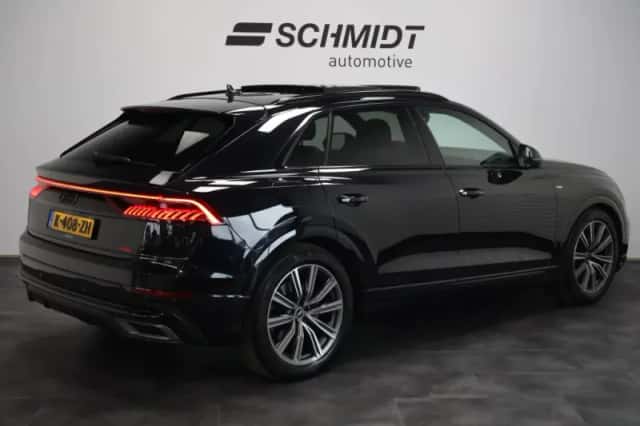 Audi Q8 (2021) thumbnail 4