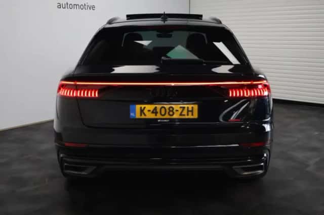 Audi Q8 (2021) thumbnail 5