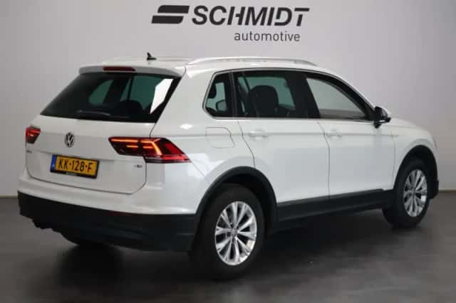 Volkswagen Tiguan (2016) thumbnail 3