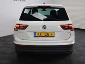 Volkswagen Tiguan (2016) thumbnail 6