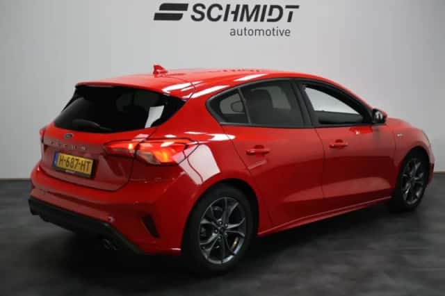 Ford Focus (2020) thumbnail 3