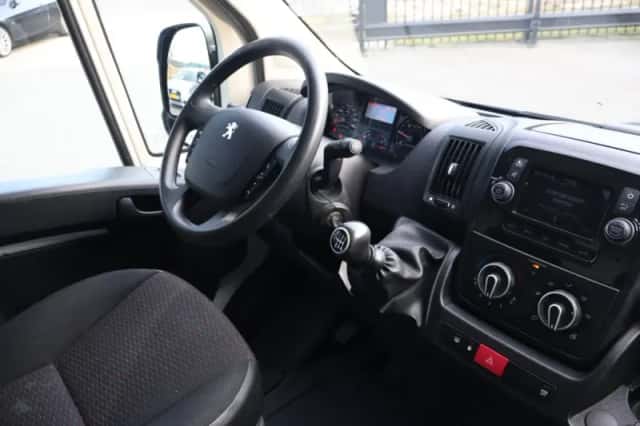 Peugeot Boxer (2020) thumbnail 2
