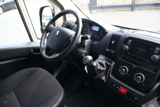 Peugeot Boxer (2020) thumbnail 2